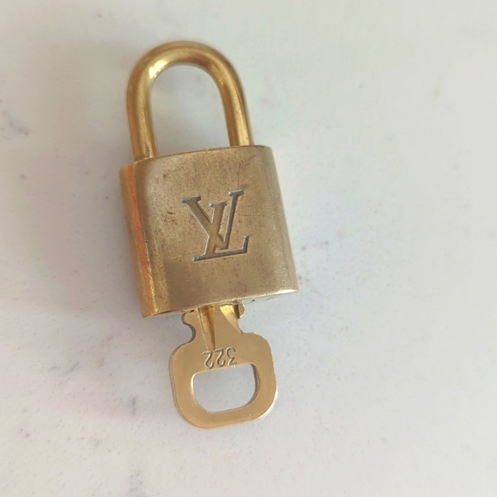 LV lock & key #322